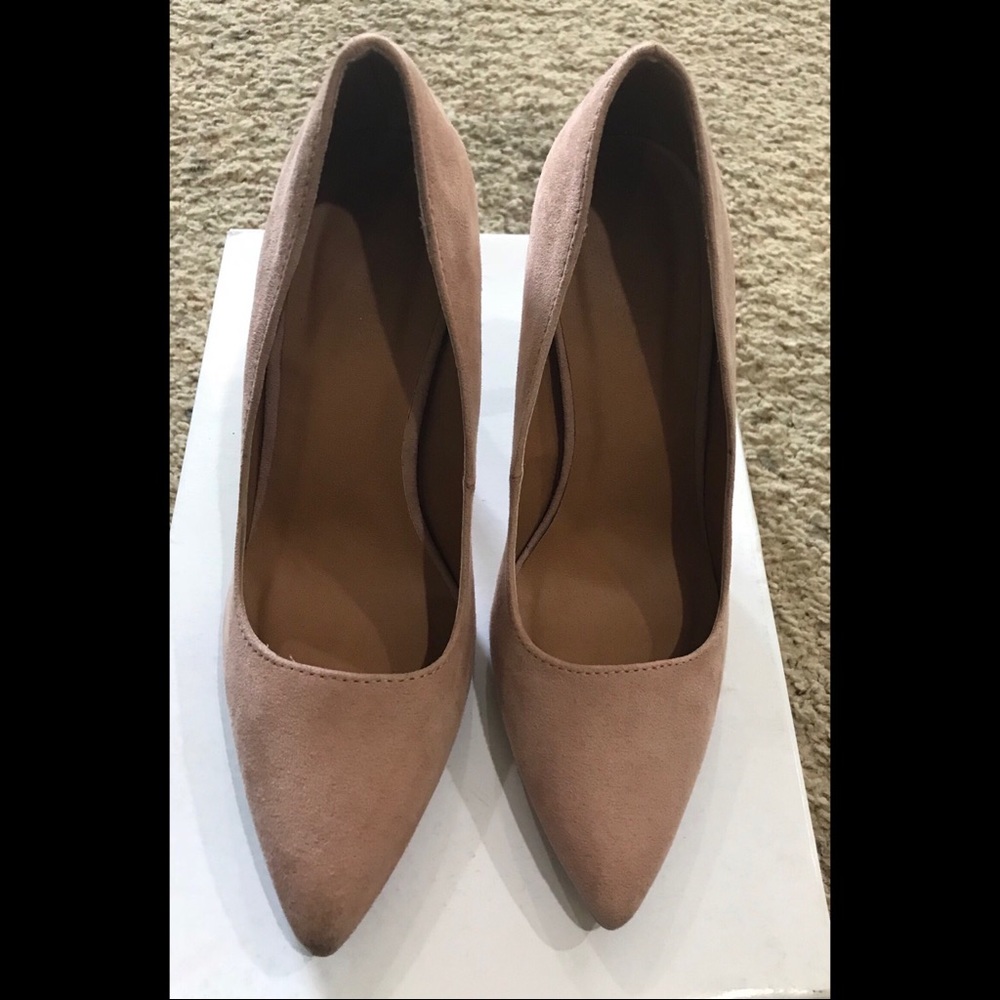 Size 6 Charlotte Russe nude heels